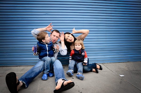 photo of family with no bokeh