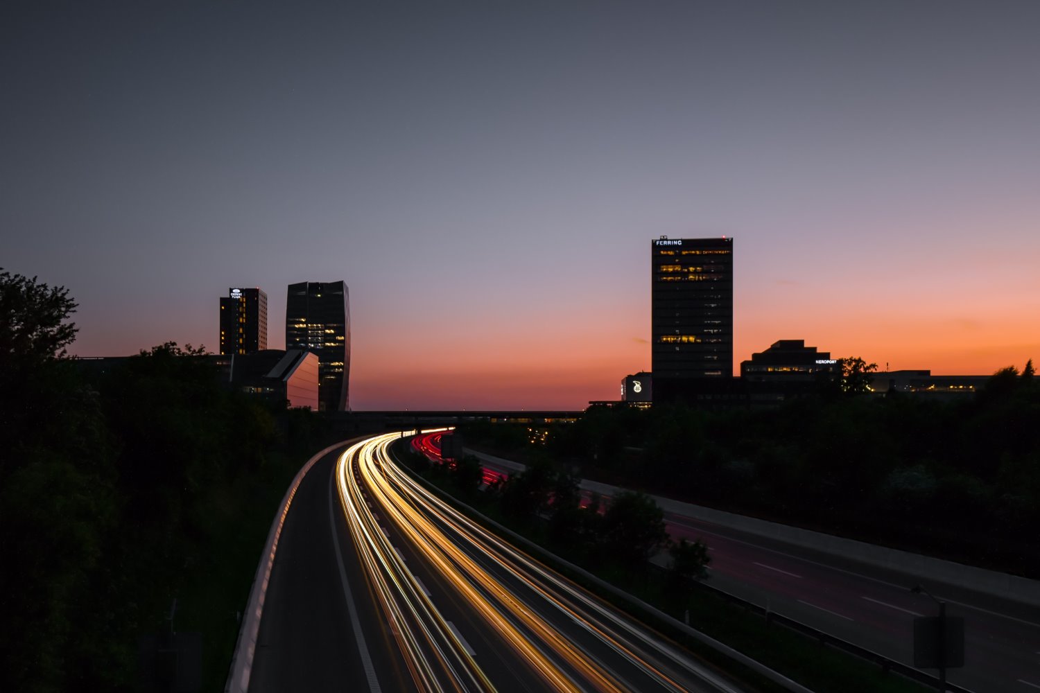 how to shoot light trails